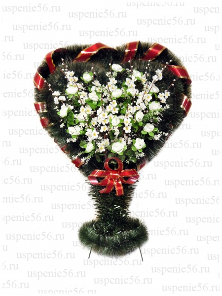Венок "Корзина-сердце".